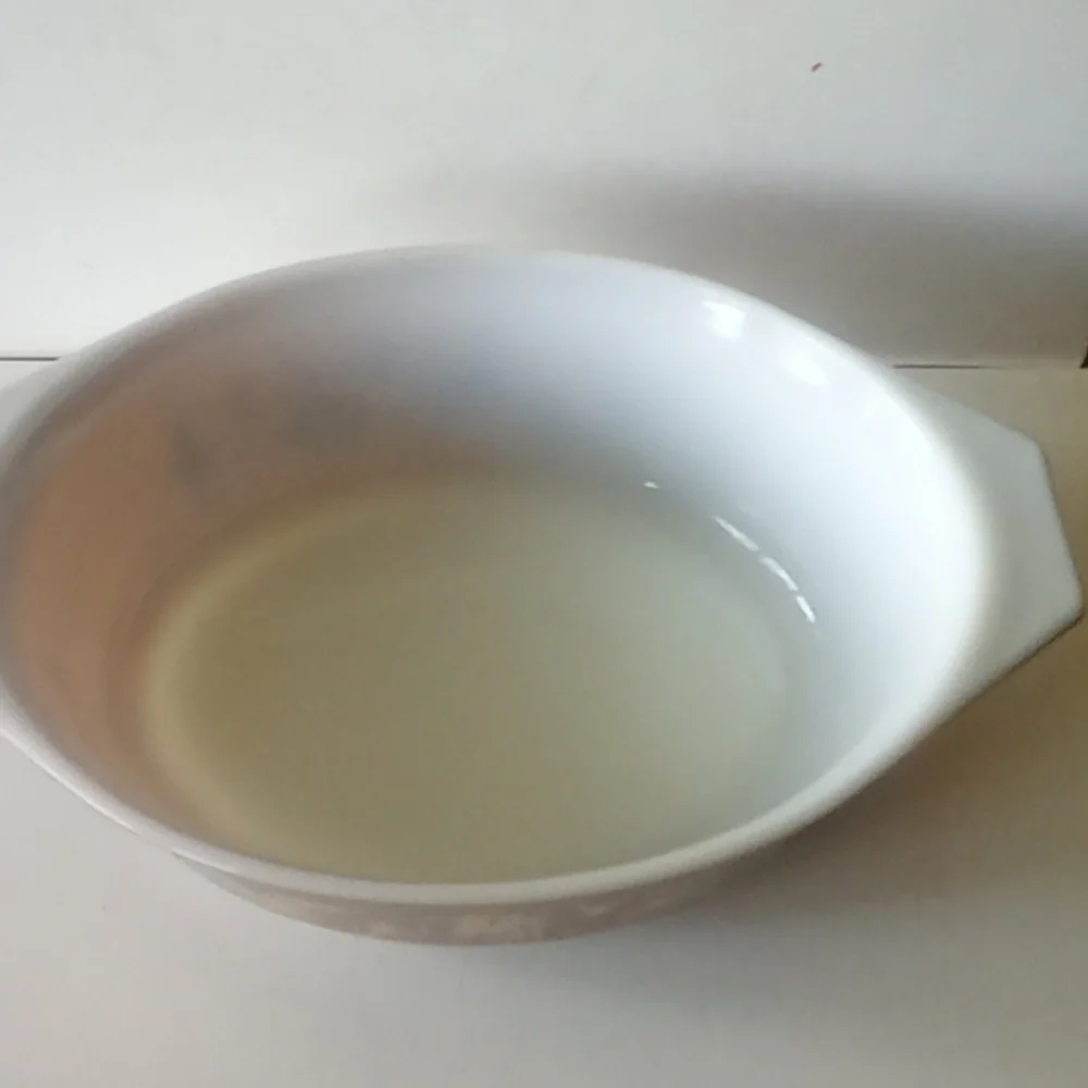 Pyrex Americana 1 1/2 quart casserole